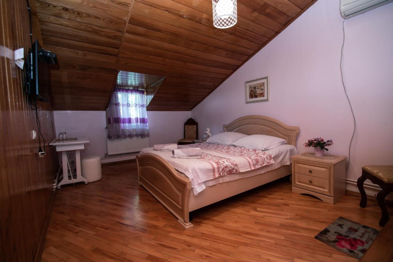 Family Hotel Lago & Wine Cellar 라고데키 외부 사진